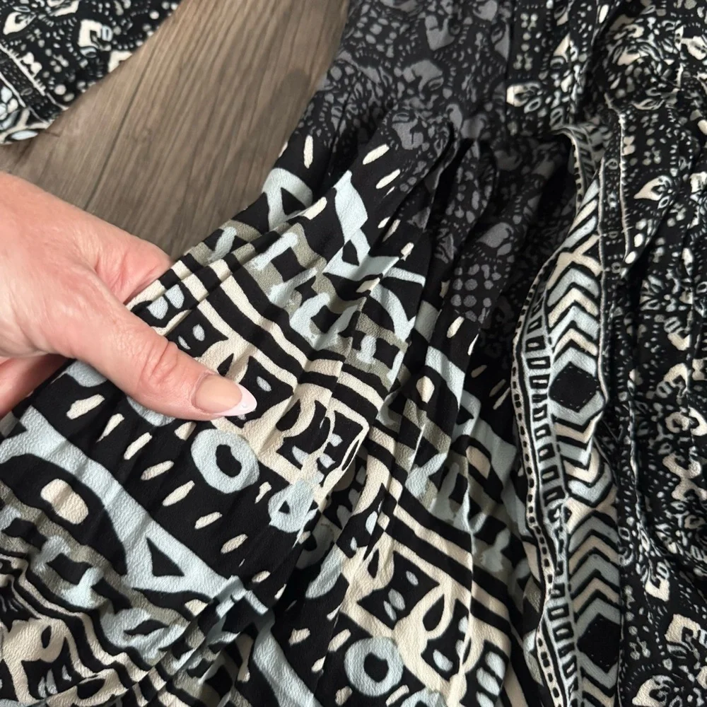 Free People Mini Dress Black Tegan Border Print Rayon Swing Dress Boho size 4 - Picture 7 of 9